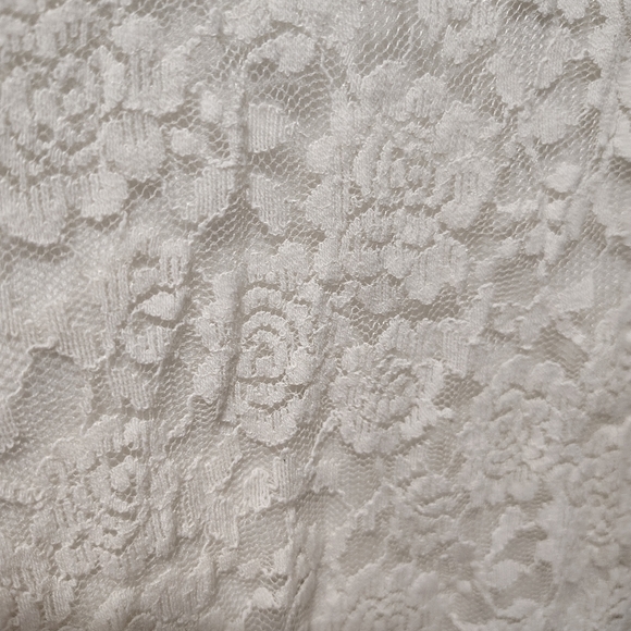 Torrid ivory lace high neck tank size 4 - Picture 13 of 13